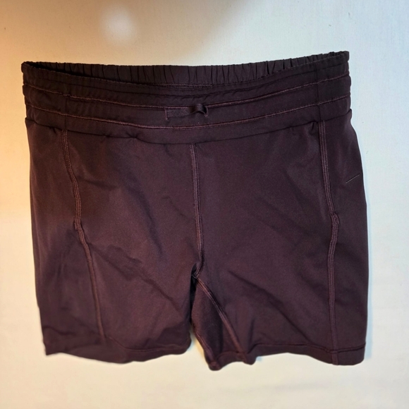 Lululemon shorts - Picture 3 of 4